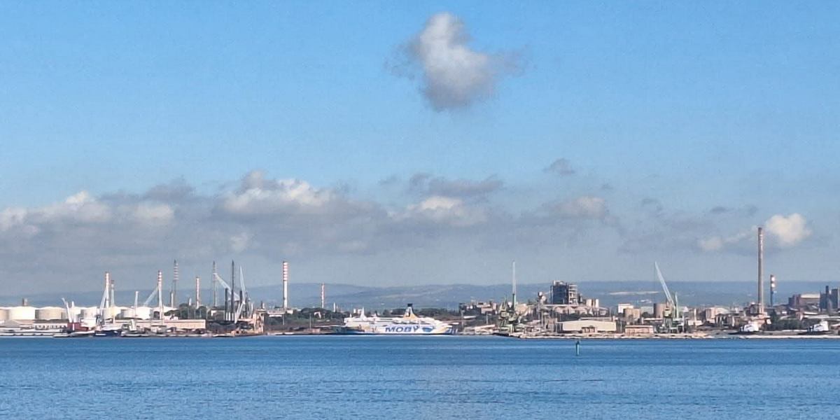 Moby Drea na vezu u luci Taranto 25.9.2025 - do daljnjeg na čekanju 