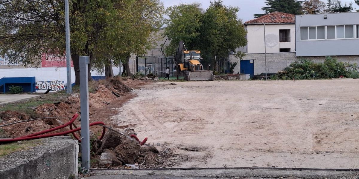 Zadar - Nastavak devastacije zelenila Ravnice by Marjana Botić